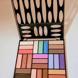 Multi-Color MEL'S Eyeshadow Palette - Assorted Bright & Neutral Shades